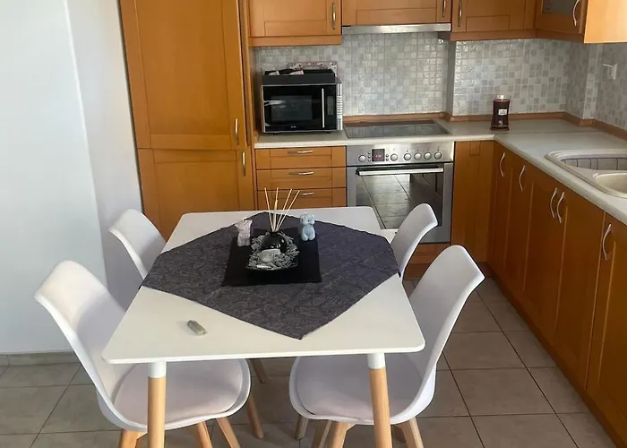 Luxury * Néa Péramos